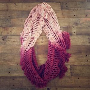 NWT Steve Madden Pink Maroon Ombré Boho Knit Scarf